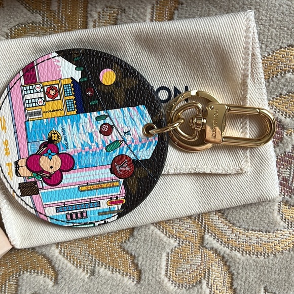 Louis Vuitton new with tag bag charm /key chain limited addition - Picture 7 of 10